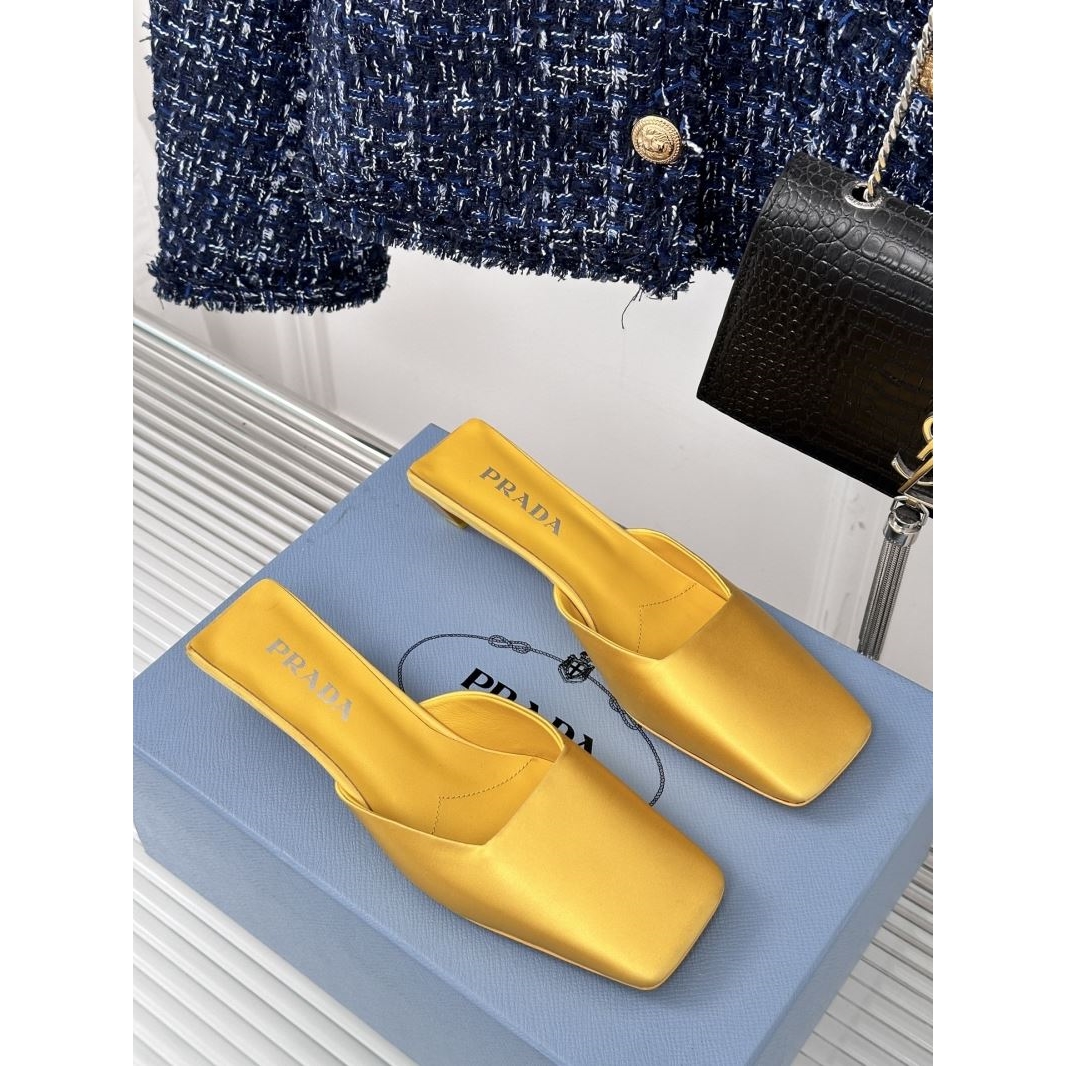 Prada Slippers - Click Image to Close